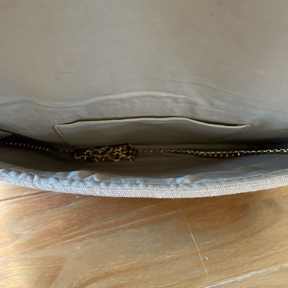 NWOT lulus Beaded clutch w detachable chain - Picture 3 of 8